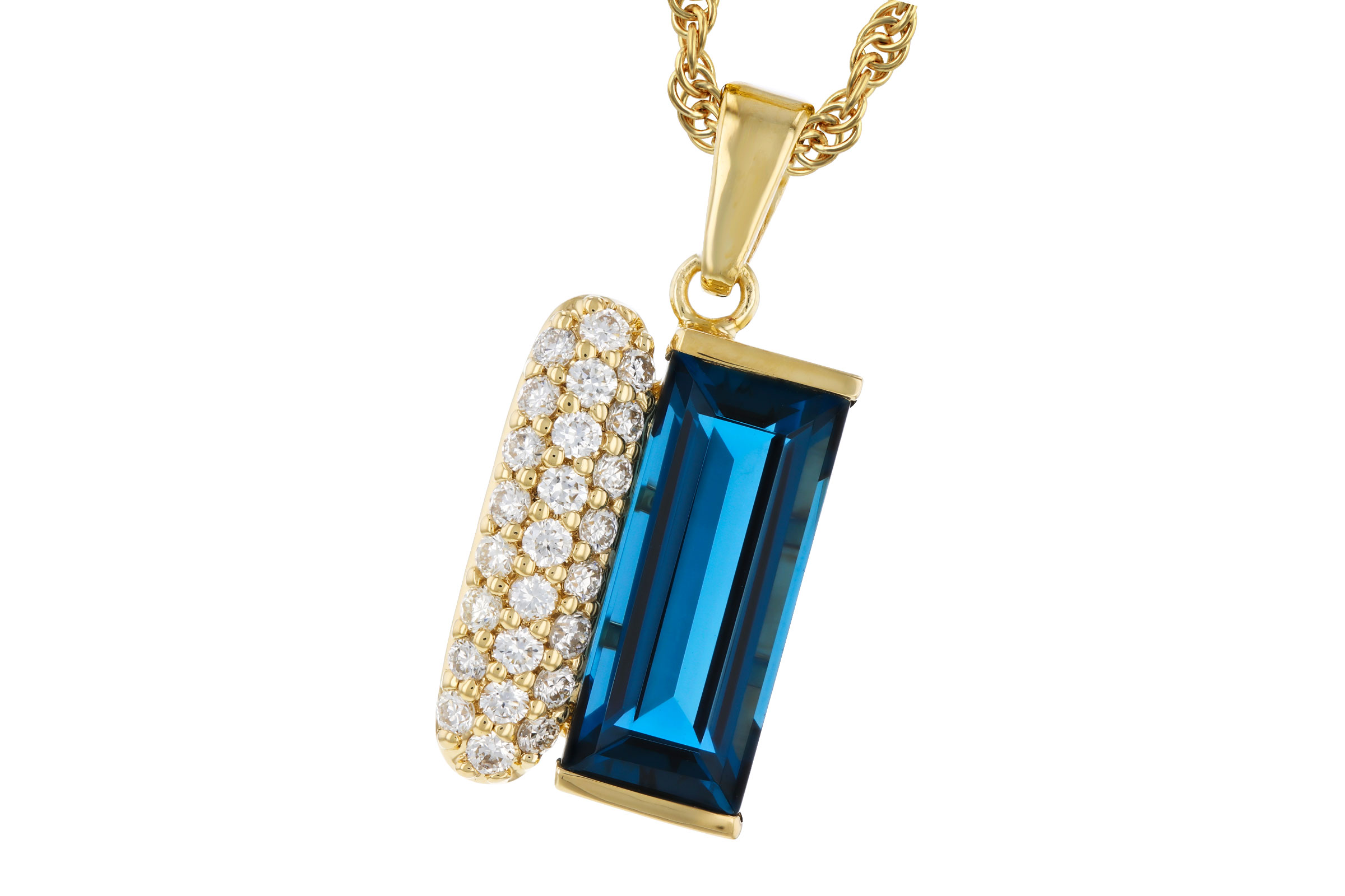 B312-11213: NECK 2.67 LONDON BLUE TOPAZ 2.92 TGW (12x5MM BT)