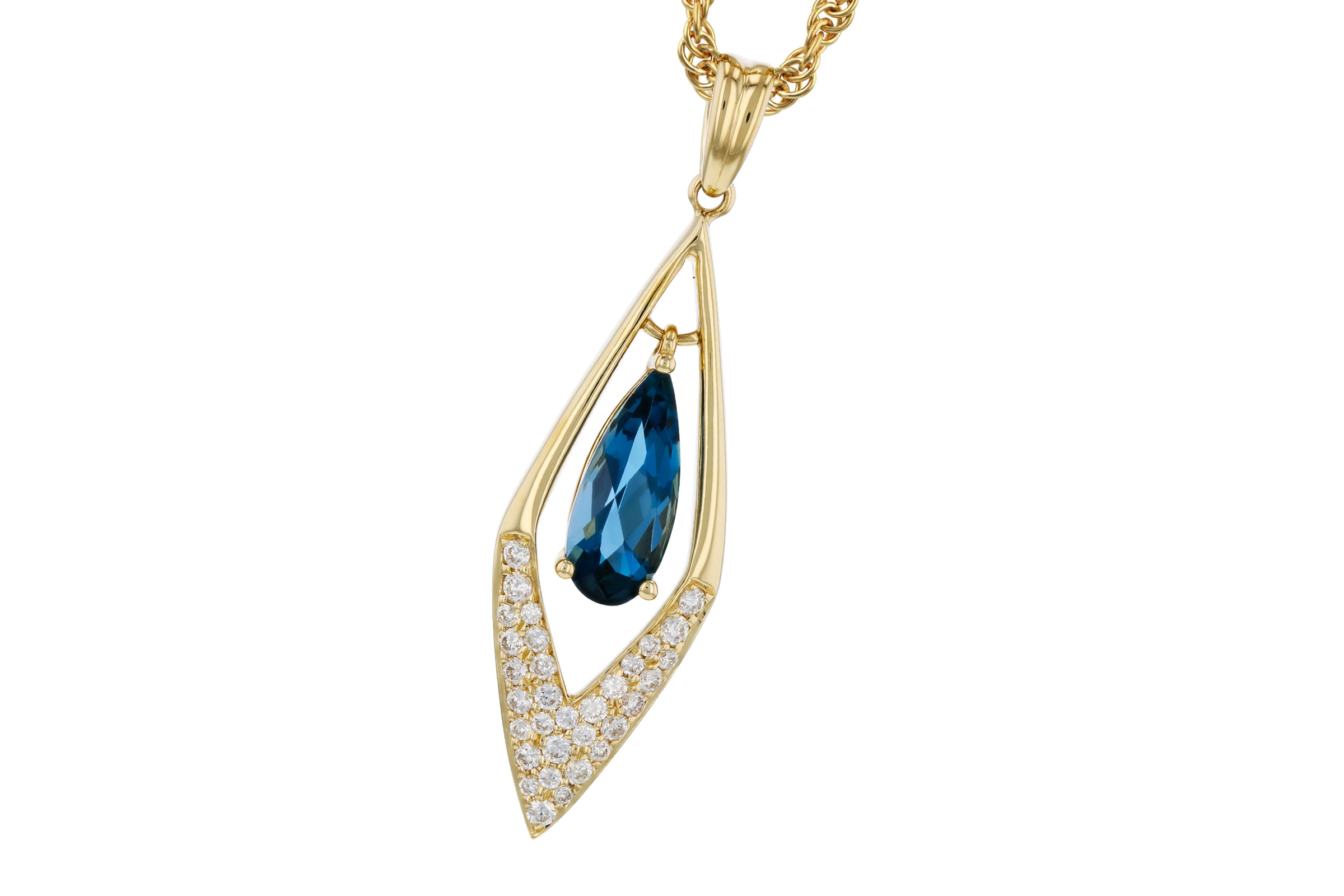 L312-11212: NECK .85 LONDON BLUE TOPAZ 1.02 TGW (10x4MM LBT)
